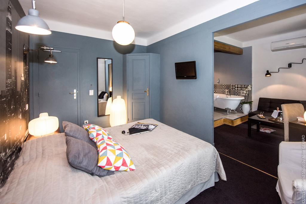 Logis Hotel La Magnanerie - Cote Bistro Aubignosc Room photo