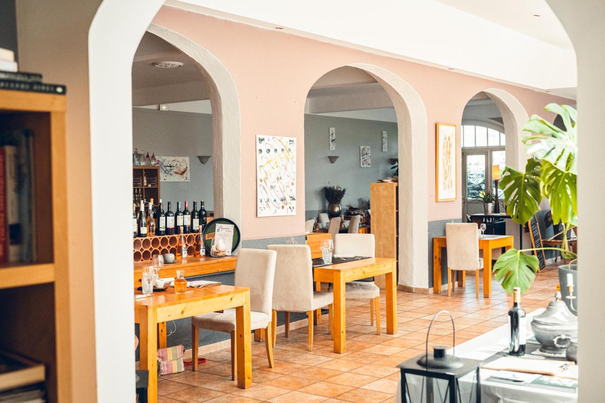Logis Hotel La Magnanerie - Cote Bistro Aubignosc Exterior photo