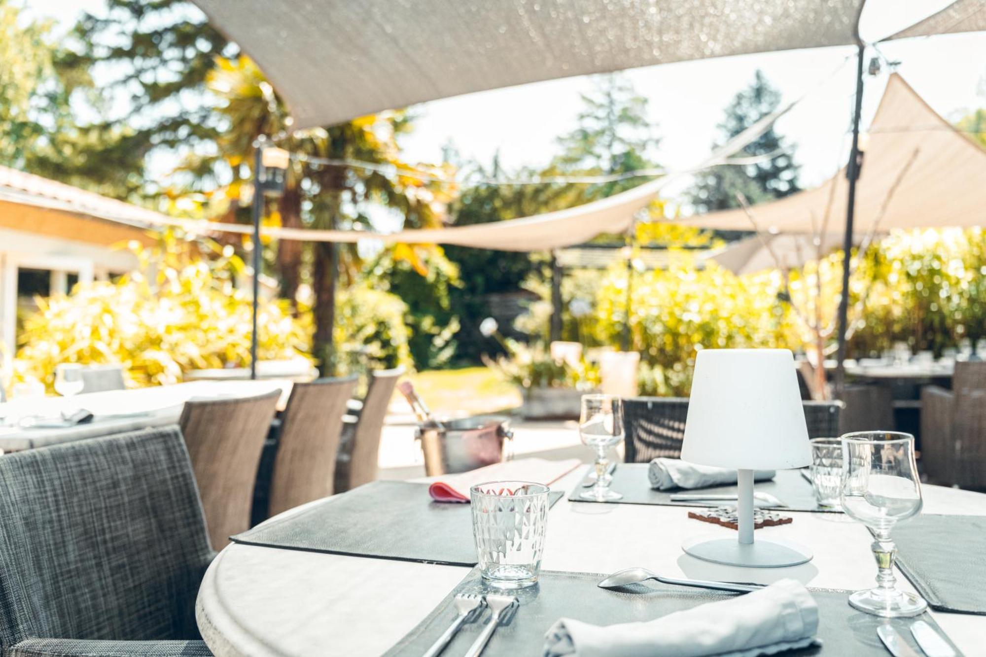 Logis Hotel La Magnanerie - Cote Bistro Aubignosc Exterior photo